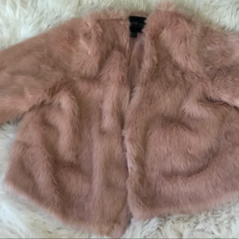 Pink fo fur mid sleeve / long sleeve vintage coat